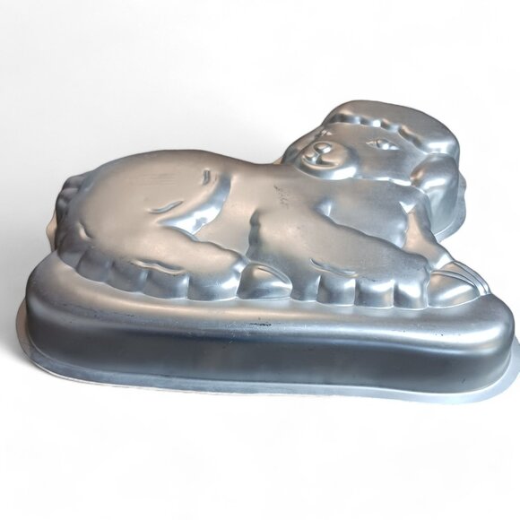 Vintage 1981 Wilton Aluminum Little Lamb Cake Pan Baking Mold #502-3444 - Picture 2 of 5